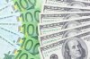 НБУ насичує банки готівковими доларами та євро