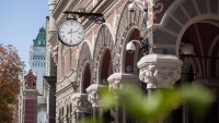 НБУ продав із резервів ще $408 млн