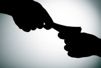 САП расследует возможное получение депутатами от «Слуги народа» взяток на $330 тыс.