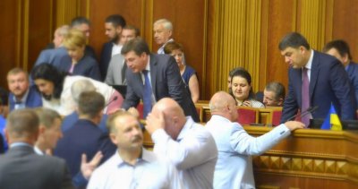 Политиков выгонят из госбанков