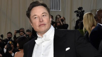 Маск втратив статус трильйонера після різкого падіння акцій SpaceX