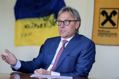 Лавренчук хочет поработать в госбанках