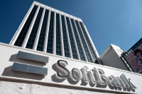 Акції SoftBank злетіли до рекорду після інвестицій в ШІ