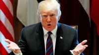 Трамп заблокував антиковідну допомогу на $2,3 трлн