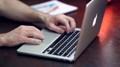 Физлицам разрешили дистанционно становиться клиентами банков