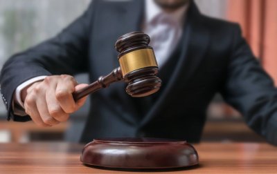 Хозсуд 17 октября продолжит рассматривать иск Коломойского о возврате ПриватБанка