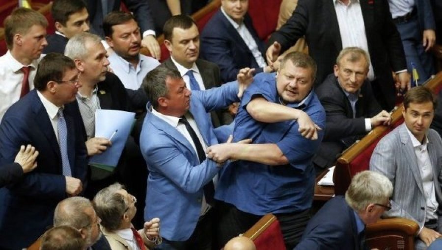 Рада уволила министра по собственному желанию