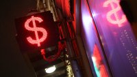 «Дочки» італійської Intesa та угорського OTP Bank зупинили в росії операції з валютою