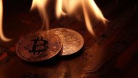 Обвал Bitcoin: инвесторы переходят в Bitcoin Cash