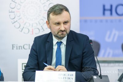 Ярослав Матузка хочет посмотреть на концепцию выделения токсичных активов из ПриватБанка