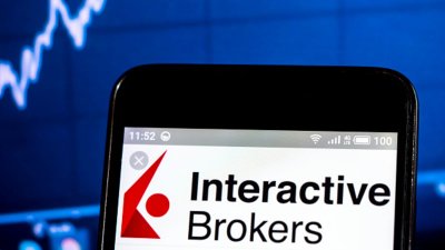 Американський Interactive Brokers не прийматиме рублі