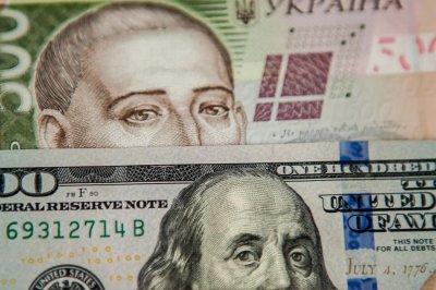 Українці продали за рік на $177 млн більше валюти, ніж купили
