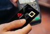 Британия тестирует платежную карту со сканером отпечатка пальца