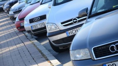 Бюджет получил 6,6 млрд грн от растаможки авто на еврономерах