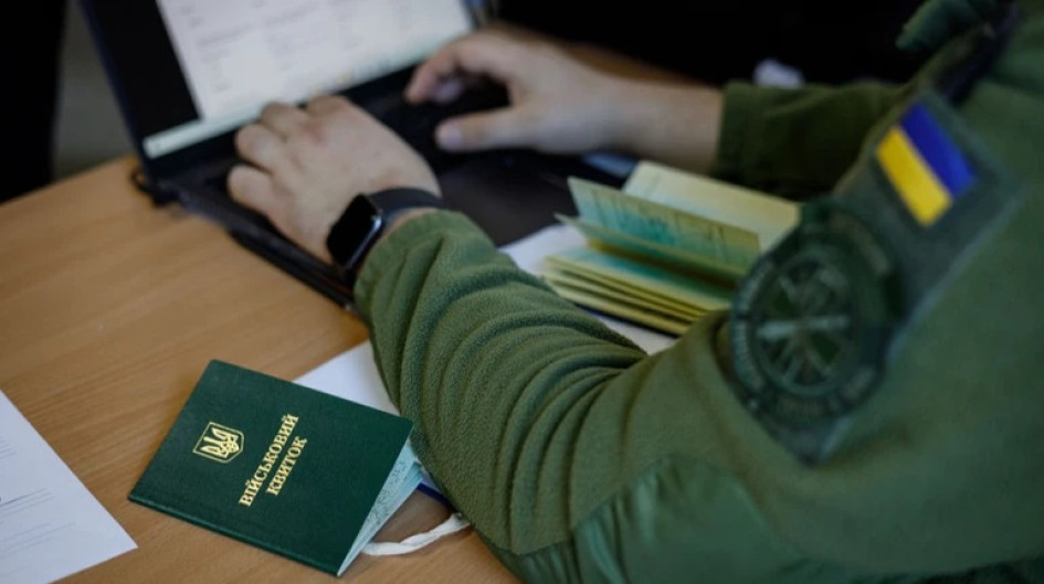 Кабмін спростив перебронювання працівників критично важливих підприємств