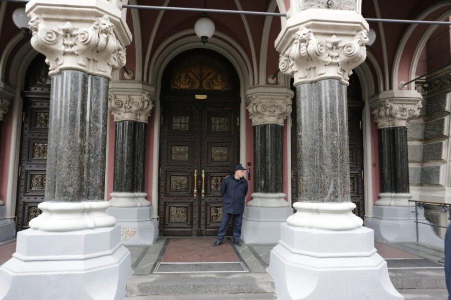 Примусова відпустка