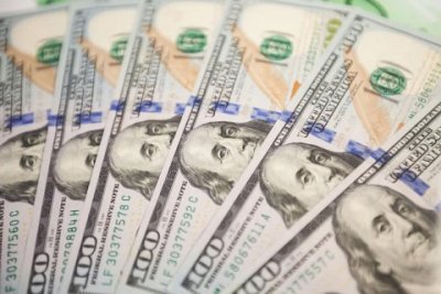 В листопаді скоротилися обсяги валютних інтервенцій НБУ