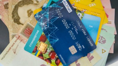 НБУ назвав суму вкрадених з платіжних карт українців коштів