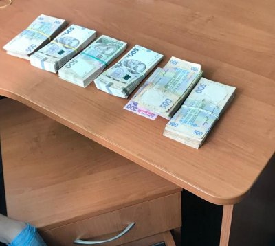 Двух чиновников «Укрзализныци» задержали на взятке