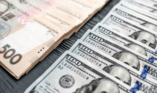 В Украине провели первый валютный своп с гривной