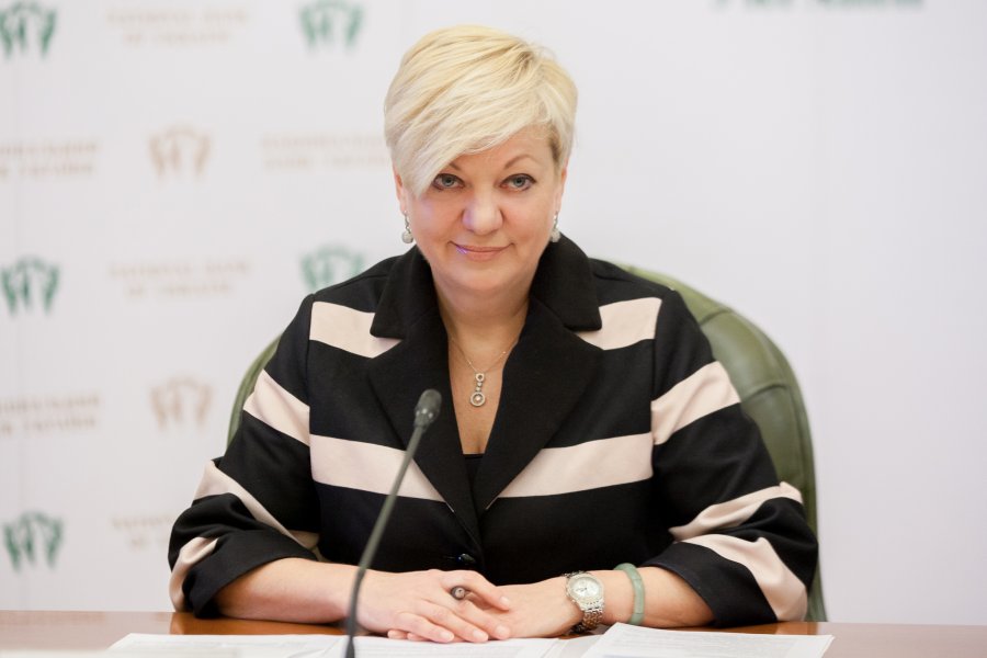 Гонтарева вернула первенство по зарплате