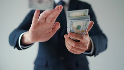 Валютні інтервенції НБУ в січні впали до $2,5 млрд