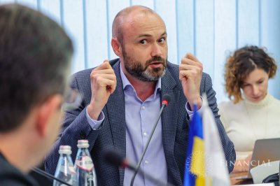Хромаев раскрыл методы борьбы с финансовыми пирамидами