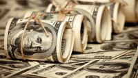 Держборг України у березні скоротився на $2,36 млрд