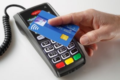 Доля безналичных расчетов достигла 50%