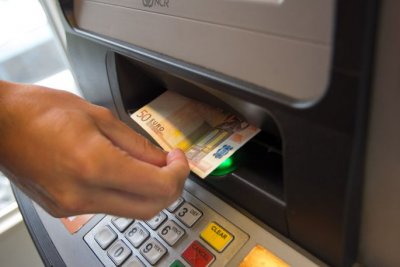 Банки не рекомендують подорожувати із валютою