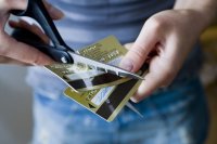 Укрсоцбанк прекратил обслуживание платежных карт