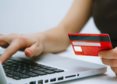 Українці отримали з-за кордону майже $1,8 млрд карткових переказів за пів року