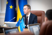 Грошей не вистачає: уряд наказав припинити другорядні витрати