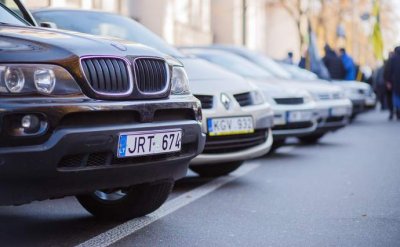 Бюджет получил от растаможки автомобилей на еврономерах в 7 раз больше плана
