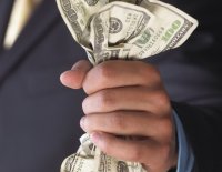 Сделки с валютой довели Интеграл-банк до банкротства