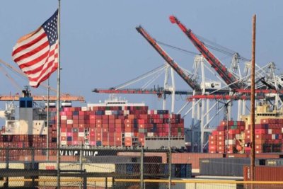 Торговий дефіцит США збільшився в липні через імпорт