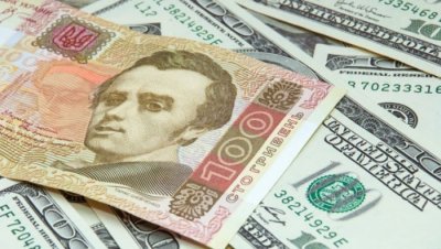 Нацбанк перешел от покупки к продаже валюты