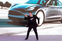Акції Tesla обвалилися майже на 20% через коронавірус
