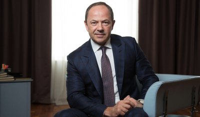 Тигипко покупает портфель банка "Новый"