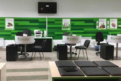Поток банковских клиентов сократился вдвое из-за коронавируса
