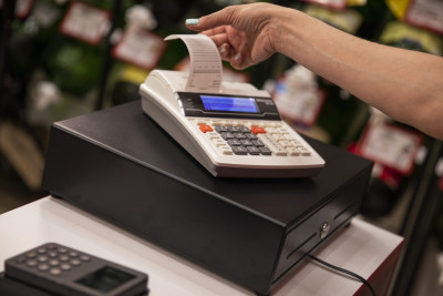 З 1 серпня штрафи за порушення вимог використання РРО діятимуть в повному обсязі