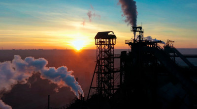 Промислове виробництво в Україні торік впало на 2,4%