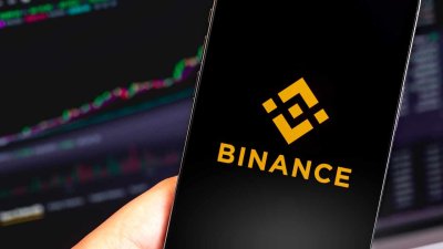 Binance призупинила доларові перекази