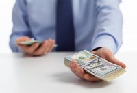 Валютными спекуляциями занимаются 5 банков — НБУ