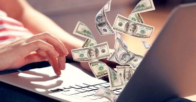 900 тис. українців отримали з початку війни перекази через ПриватБанк