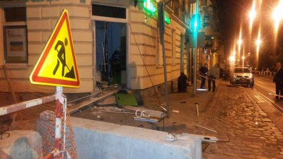 Во Львове взорвали банкомат ПриватБанка