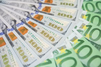 НБУ укрепил официальный курс до 24,5 грн/$