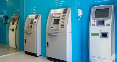 Банкиры готовы обслуживать украинцев бесплатно