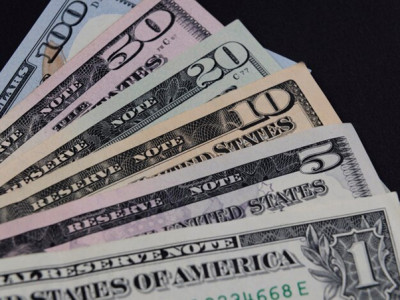 За тиждень Нацбанк продав $906 млн