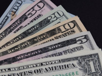 За тиждень Нацбанк продав $906 млн